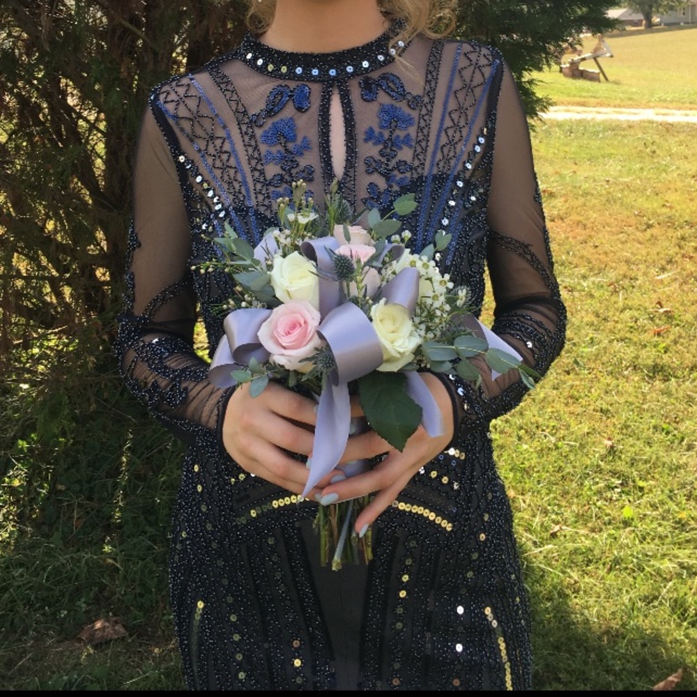 Navy blue homecoming dress size 4 - Picture 3 of 3